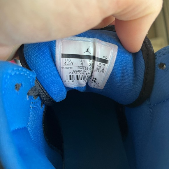 4 pairs of Air Jordans - Picture 12 of 12